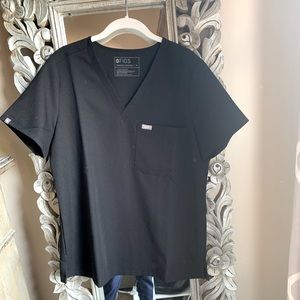 Figs black scrub top. Medium.